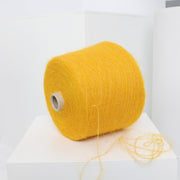 Gelbes Alpaka-Wollgarn auf Konus: Stricken, Häkeln, Weben (100g/3.52oz)