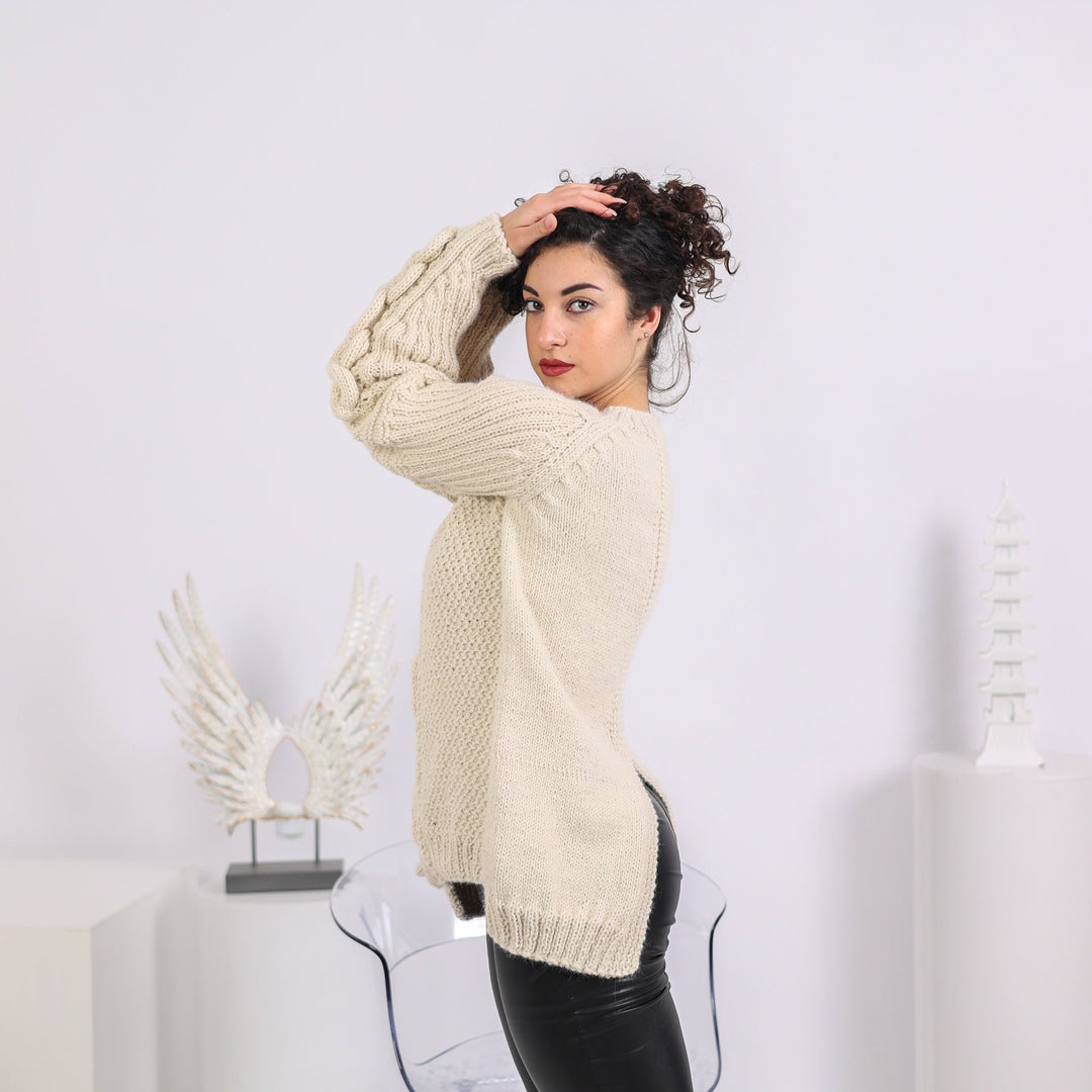 100% Alpaca Cable Knit Sweater, Hand Knitted Super Soft Chunky Crewneck Warm Pullover T1642