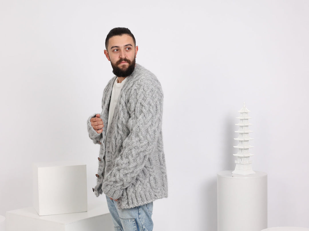 Extra Chunky Gray Cardigan – Hand-Knitted Men’s Jacket in Soft Alpaca  T1644