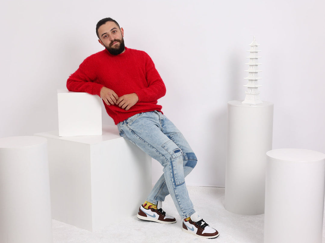 Hand-Knitted Red Alpaca Sweater – Cozy Wool Blend Men’s Pullover in Natural Fibers T1607