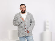 Extra klobiger grauer Cardigan – handgestrickte Herrenjacke aus weicher Alpaka-Wolle T1644