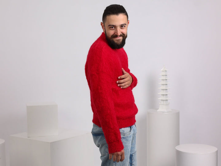 Hand-Knitted Red Alpaca Sweater – Cozy Wool Blend Men’s Pullover in Natural Fibers T1607