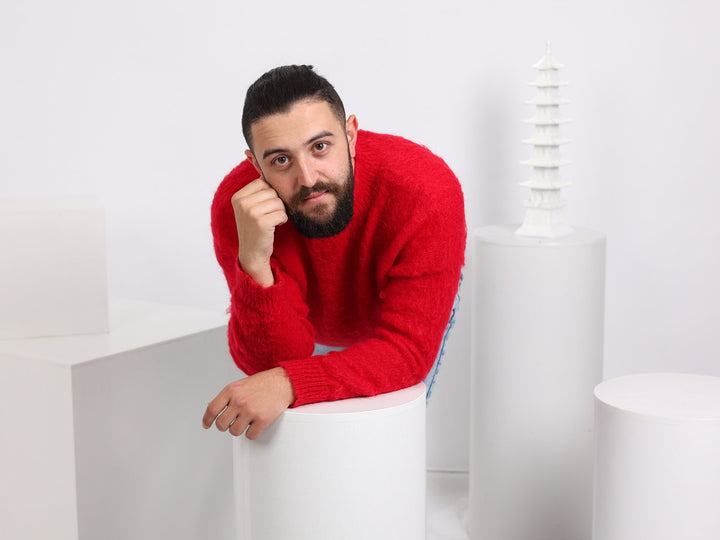 Hand-Knitted Red Alpaca Sweater – Cozy Wool Blend Men’s Pullover in Natural Fibers T1607