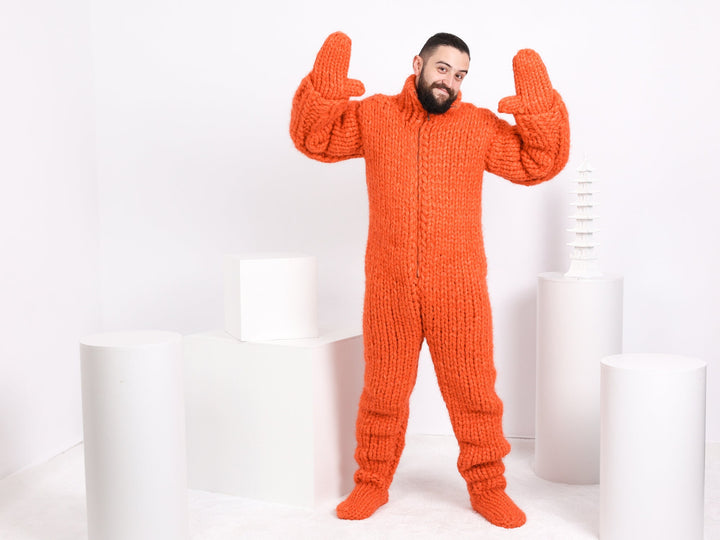 Men’s 60-Strand Alpaca Catsuit – Hand-Knitted Extra Fine Fetish Jumpsuit with Matching Mittens T1648M