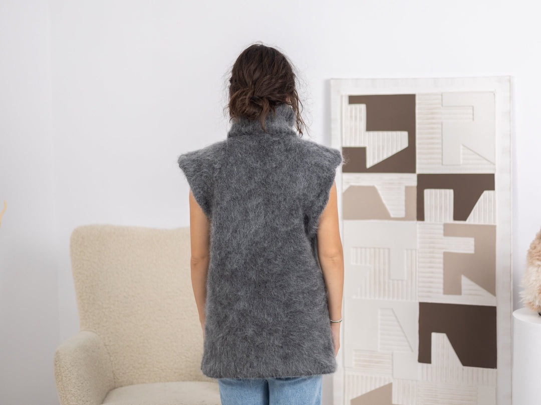 Extra Hairy Italian Kid Mohair Vest – Hand-Knitted Very Fluffy Sleeveless Sweater T1678