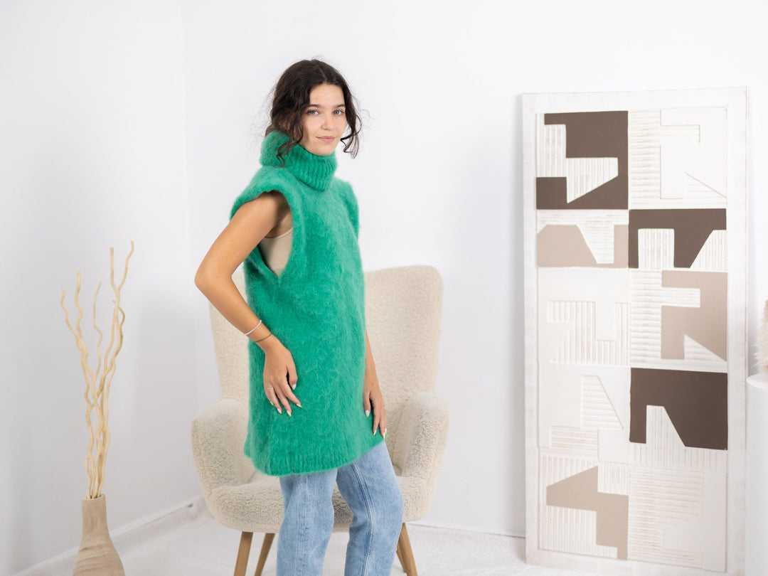 Green Mohair Sleeveless Sweater, Hand Knitted Fluffy Knit Vest T1679