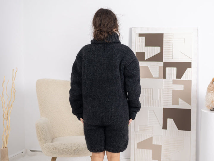 Yak Yarn Catsuit – 20-Strand Hand-Knitted Short-Leg Fluffy Bodysuit – Soft Natural Knit – T1685