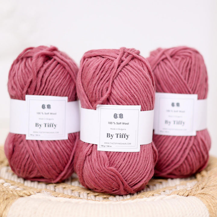 Ash Pink Wool Yarn: Aran Worsted Weight, Soft Winter Knitting