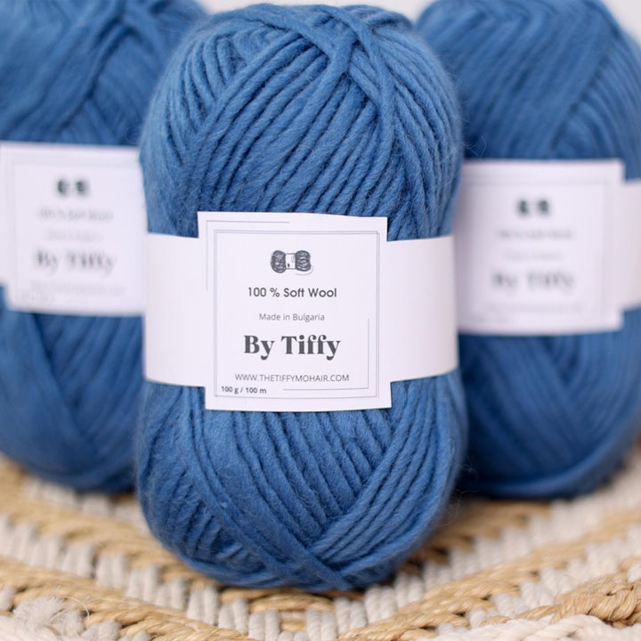 Chunky Admiral Blue Wool Yarn: Super Bulky, Soft, 100g