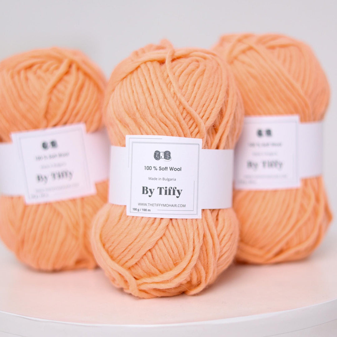 Chunky Pale Rust Wool Yarn: Super Bulky 100g