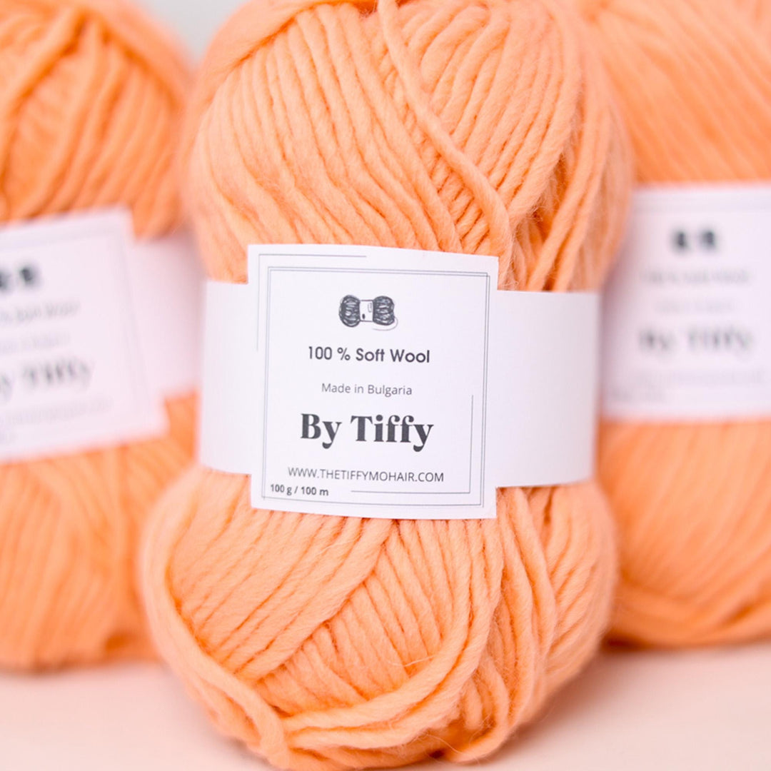 Chunky Pale Rust Wool Yarn: Super Bulky 100g