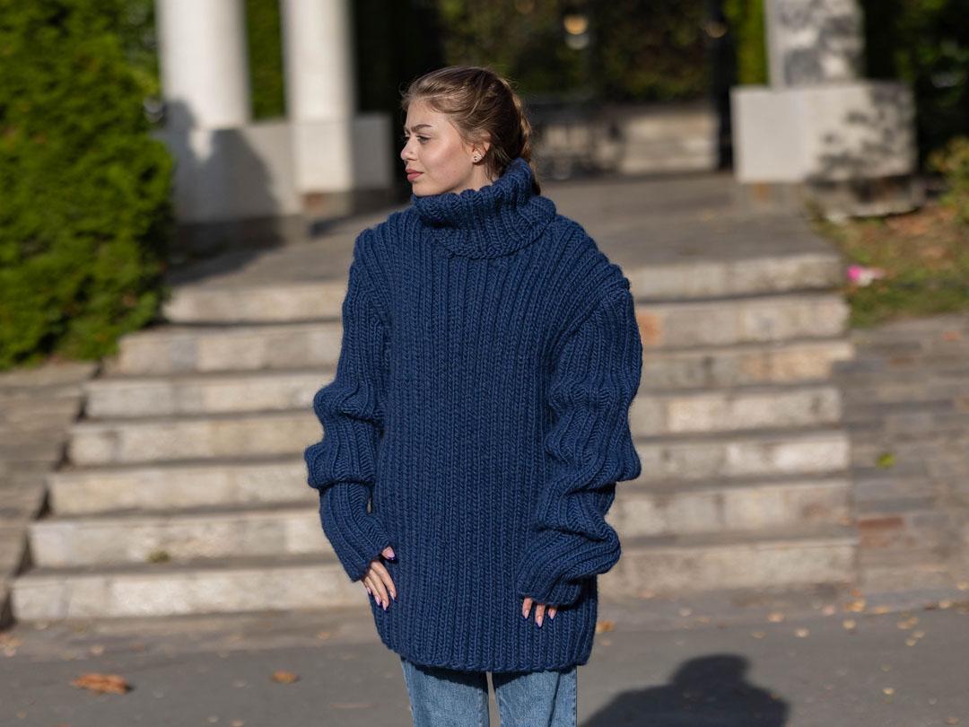 Denim Blue Wool Yarn: Aran Worsted Weight, Soft & Feltable