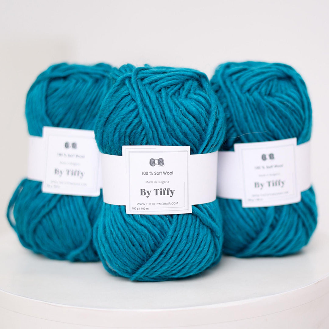 Chunky Sea Green Wool Yarn: Super Bulky Knit & Crochet (100g/100m)