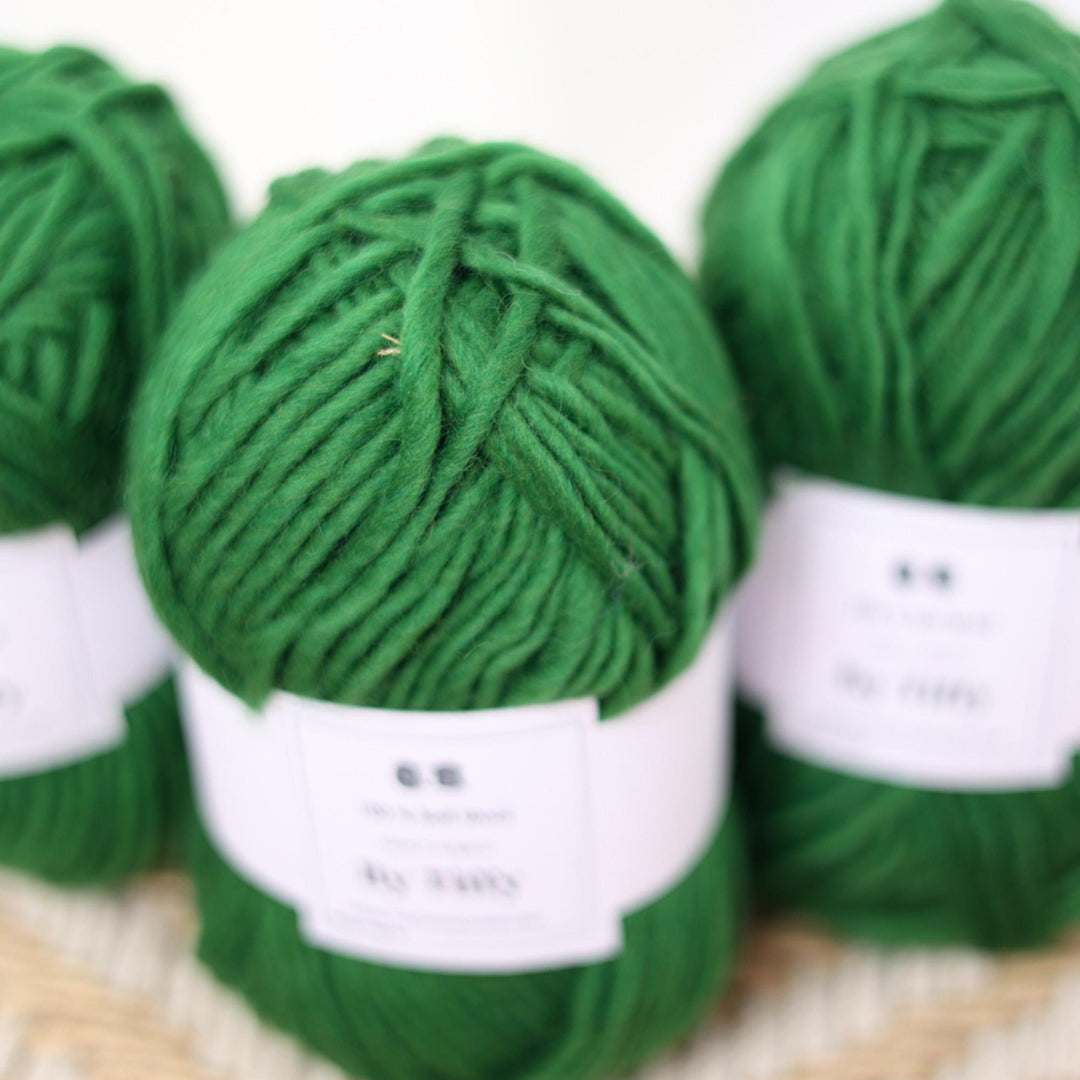 Grass Green 100 %  Wool yarn