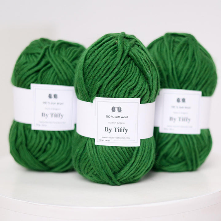 Grass Green 100 %  Wool yarn
