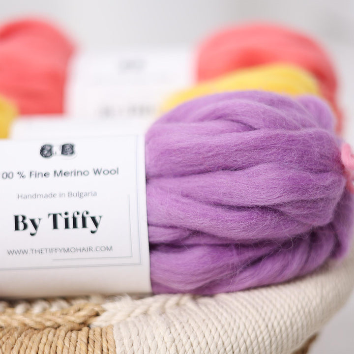Hand Spun Thick and Thin Super Chunky Extra Fine Merino Wool Yarn 100 g