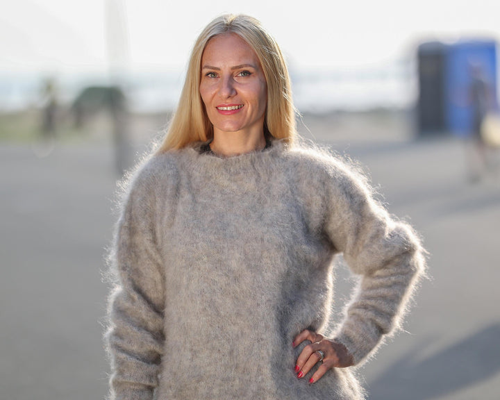 Hand-Knitted Beige Italian Mohair Sweater – Fluffy Fuzzy Soft Warm Pullover T1761