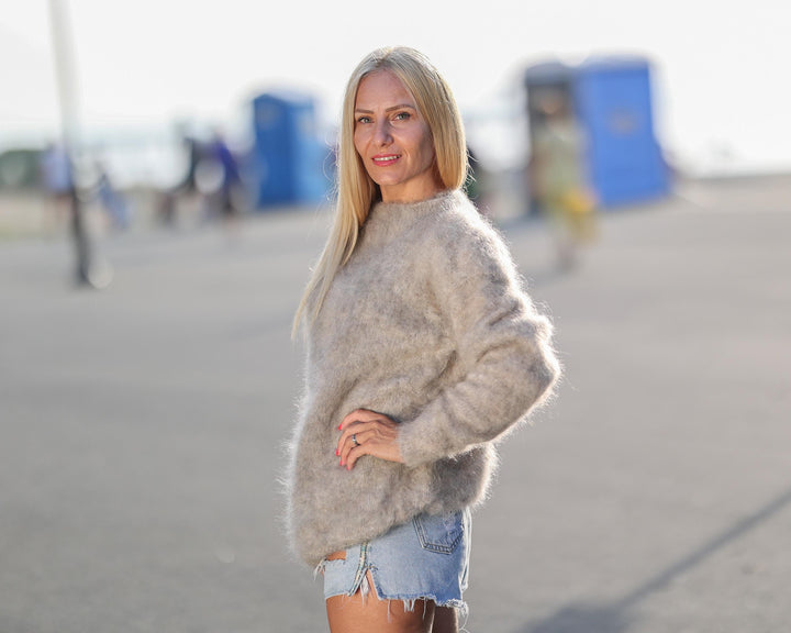 Hand-Knitted Beige Italian Mohair Sweater – Fluffy Fuzzy Soft Warm Pullover T1761