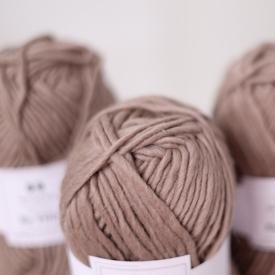 Chunky Beige Soft Wool Yarn: Super Bulky, 100g/100m