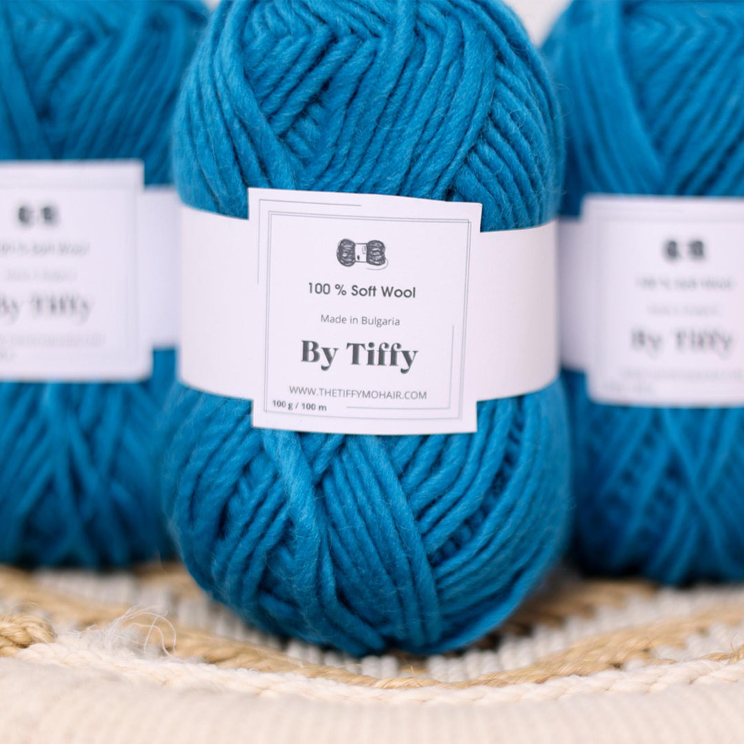 Blue Super Chunky Wool Yarn - 100g Ball
