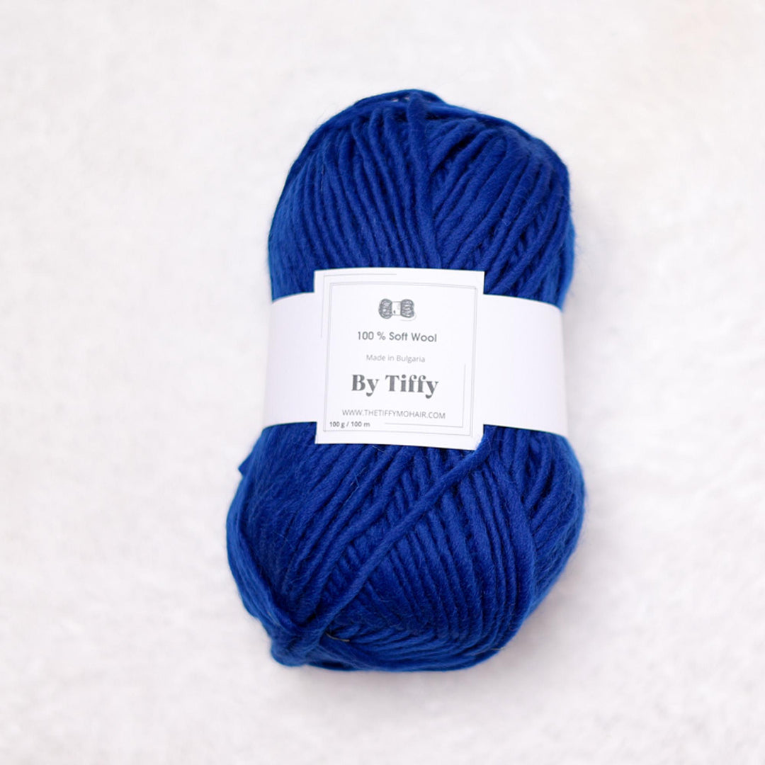 Royal Blue Soft Wool Yarn: Superwash Aran Knitting Yarn