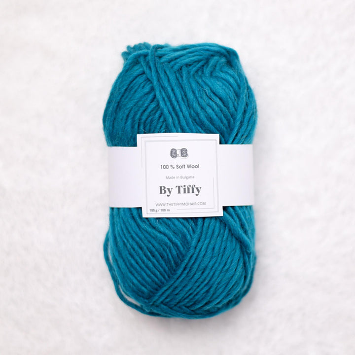 Chunky Sea Green Wool Yarn: Super Bulky Knit & Crochet (100g/100m)