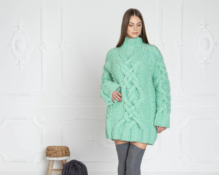 Pale Green Chunky Wool Yarn: 100g Ball