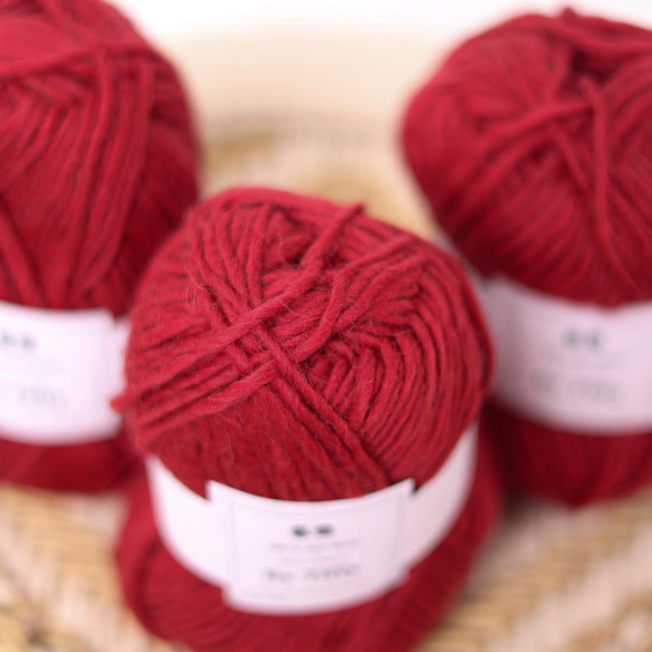 Wine Red Soft Wool Yarn: Super Bulky 100g Ball