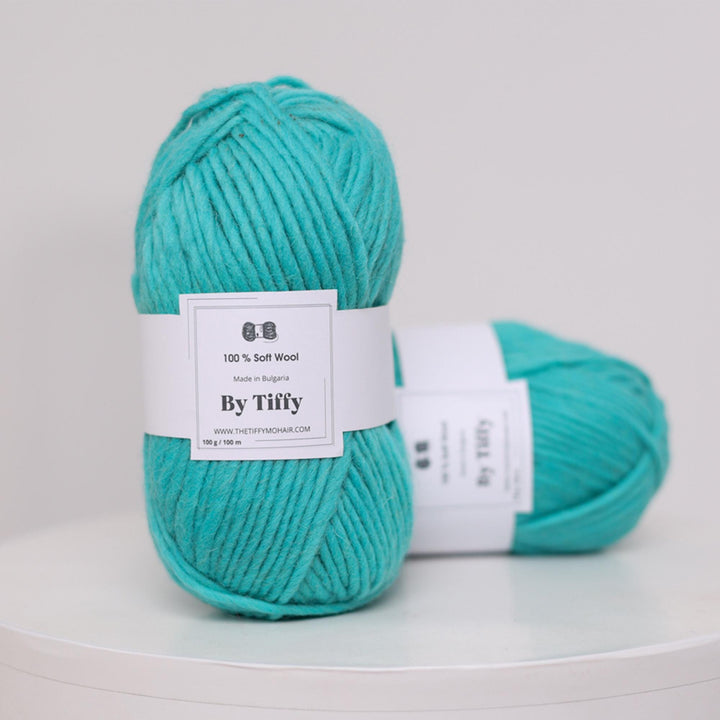 Super Bulky Wool Yarn: Lagoon Blue, Felting & Knitting (100g/3.52oz)