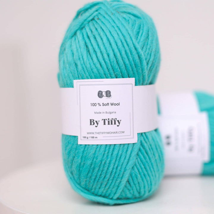 Super Bulky Wool Yarn: Lagoon Blue, Felting & Knitting (100g/3.52oz)