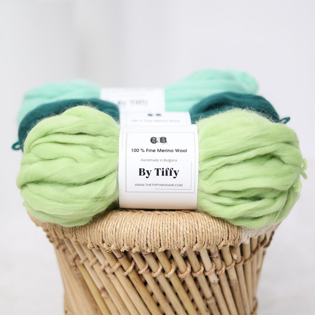 Handspun Chunky Merino Wool Yarn: Super Bulky Apple Green, 100g