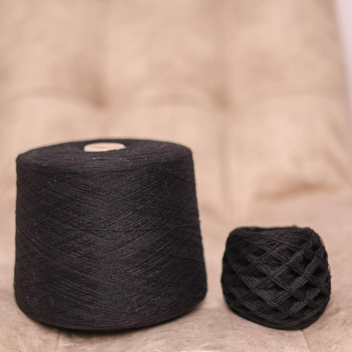 Black 100% Cashmere Yarn 2/28 | Italian Luxury Lace Weight for Knitting, Crochet & Weaving