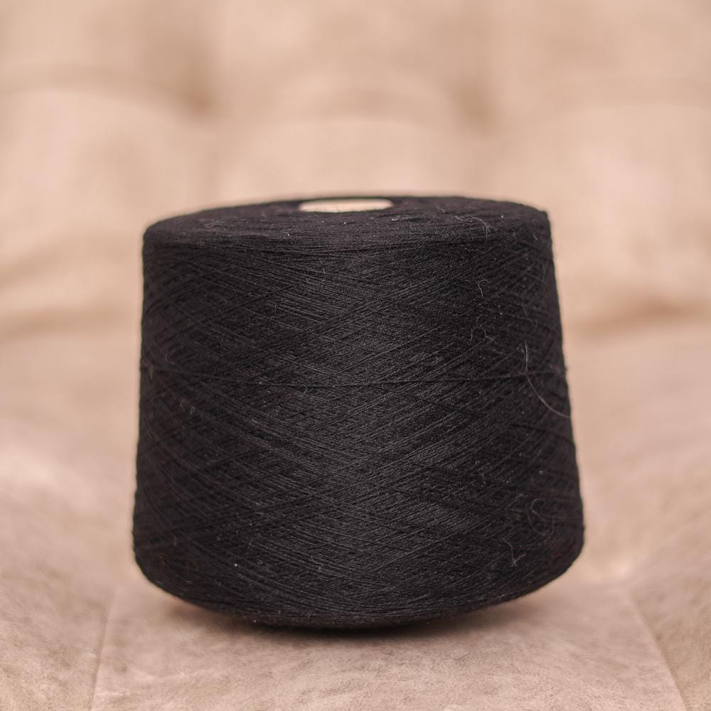 Black 100% Cashmere Yarn 2/28 | Italian Luxury Lace Weight for Knitting, Crochet & Weaving