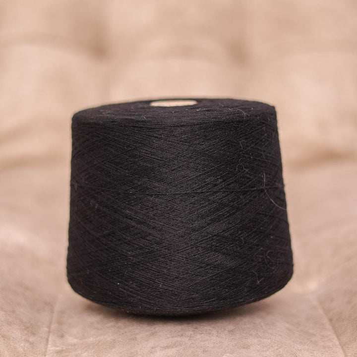 Black 100% Cashmere Yarn 2/28 | Italian Luxury Lace Weight for Knitting, Crochet & Weaving
