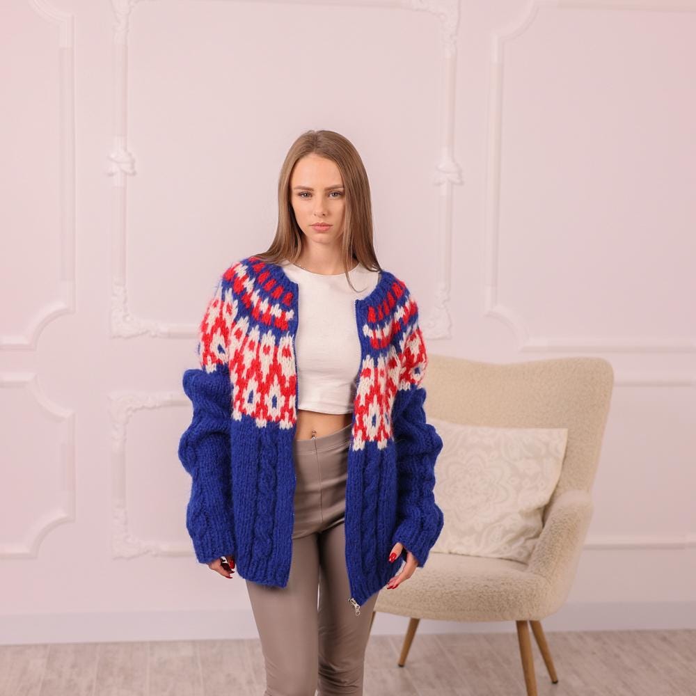 One available in size 8XL , Alpaca cardigan with Icelandic pattern 2003