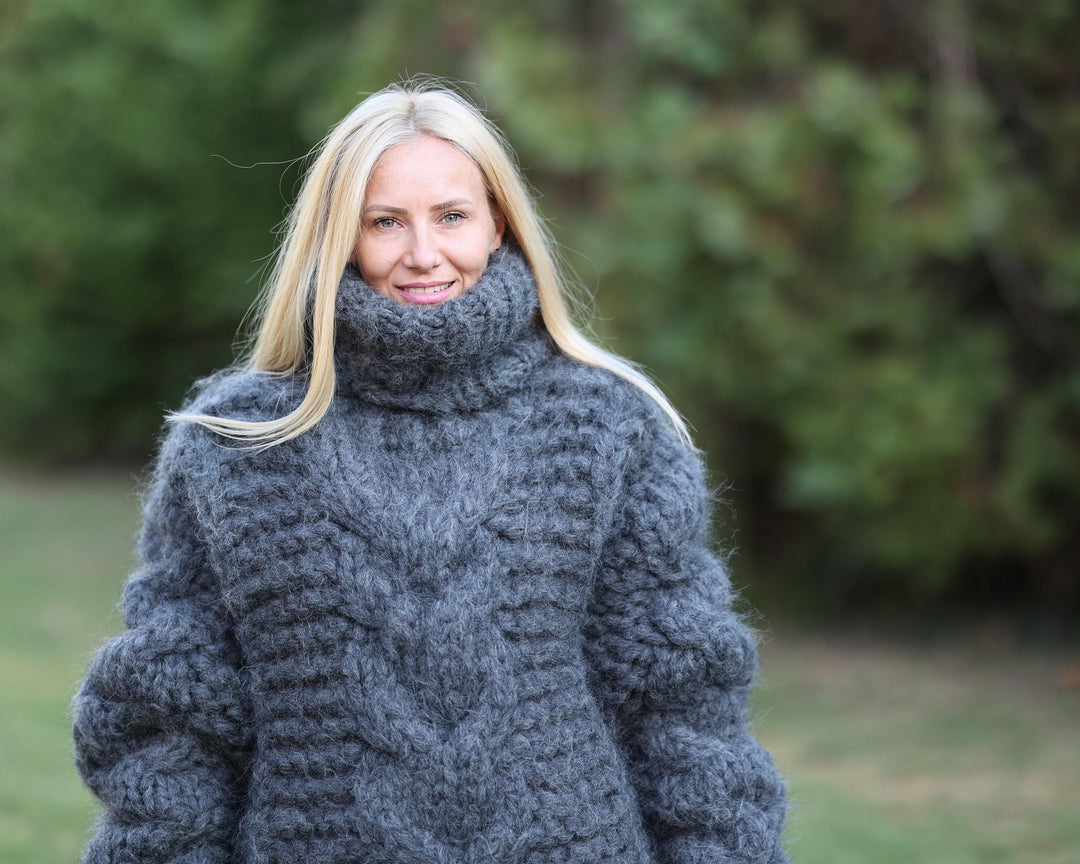 20-Strand Thick Mohair Sweater – Hand-Knitted Blue Chunky Cable Knit Jumper T1461