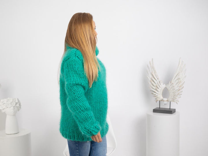 10-Strand Green Mohair Sweater – Hand-Knitted Chunky Fuzzy Jumper T1750