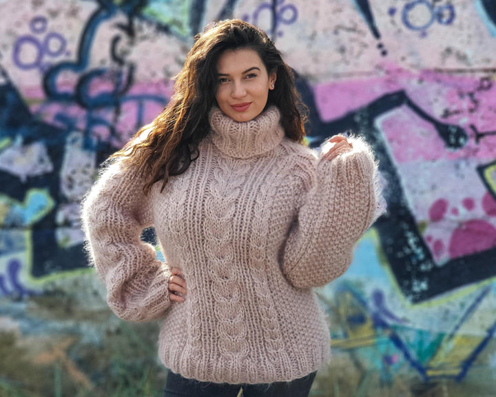 Beige Cabled Mohair Sweater – Hand-Knitted Turtleneck Pullover T897