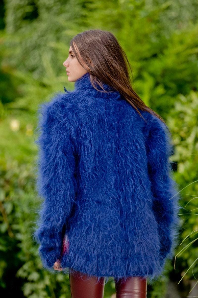 British Flag Mohair Sweater – Hand-Knitted Blue Fluffy Turtleneck Pullover T112