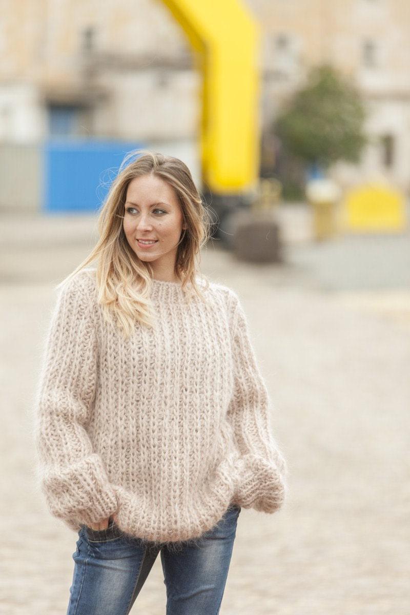 Beige Mohair Sweater – Hand-Knitted Soft Ribbed Thick Oversized Crewneck Pullover T464