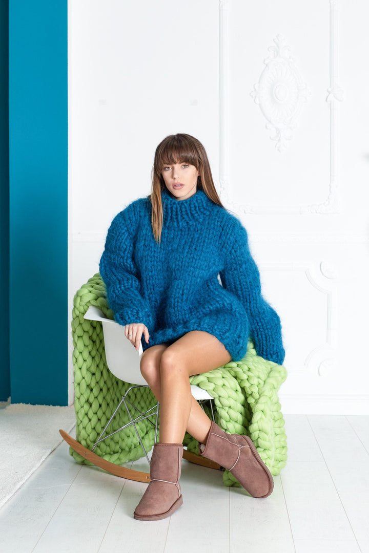 12-Strand Crewneck Mohair Sweater – Hand-Knitted Chunky Unisex Pullover T583