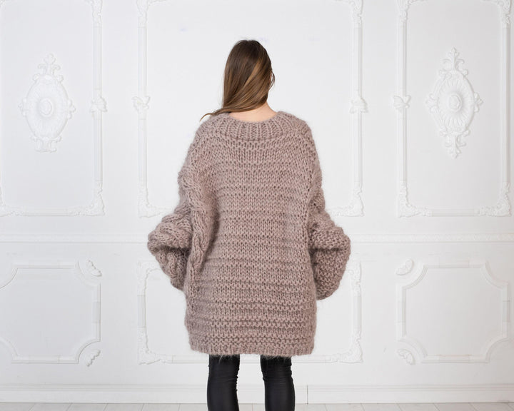 Oversized Loose Knit Beige Mohair Sweater – Hand-Knitted Cabled Chunky Pullover T992W
