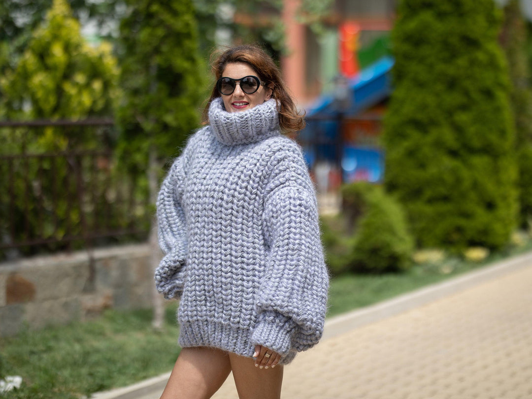 8-Strand Chunky Gray Mohair–Wool Mix Sweater – Hand-Knitted Pullover T1228