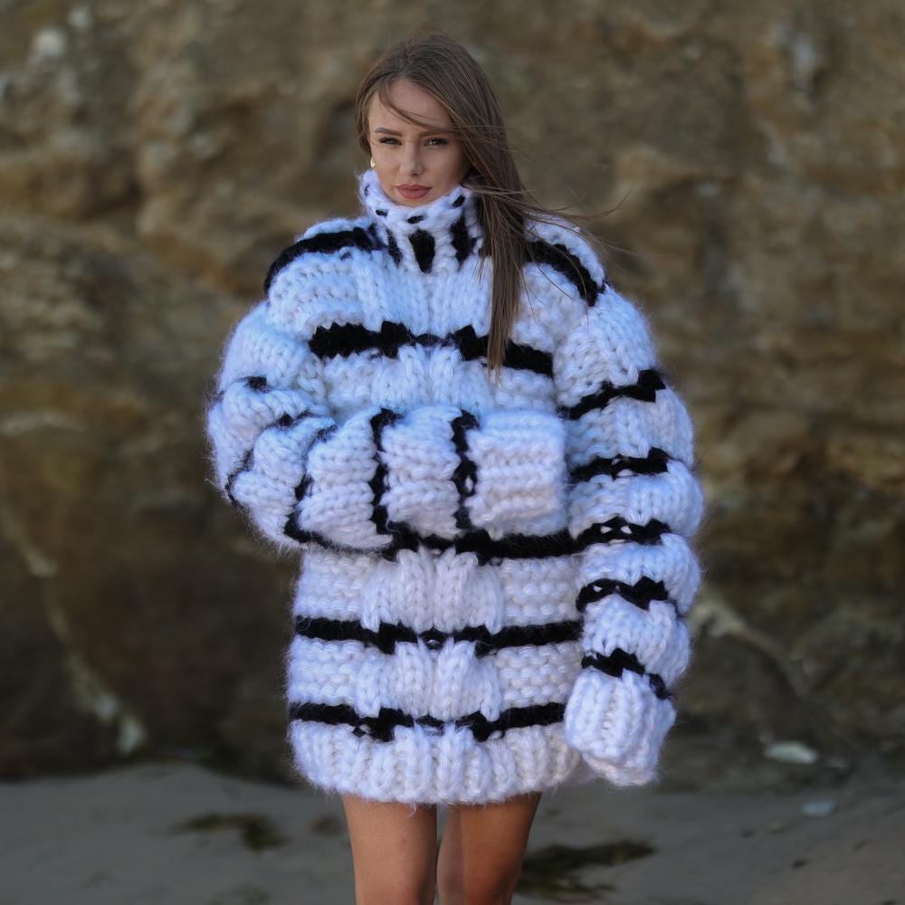 20-Strand Chunky Mohair Sweater – Oversized Hand-Knitted Black and White Cable Knit Jumper T1960