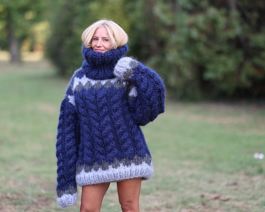 Hand-Knitted Icelandic Mohair Sweater – 4 kg 15-Strand Chunky Nordic Long Turtleneck Jumper T1462