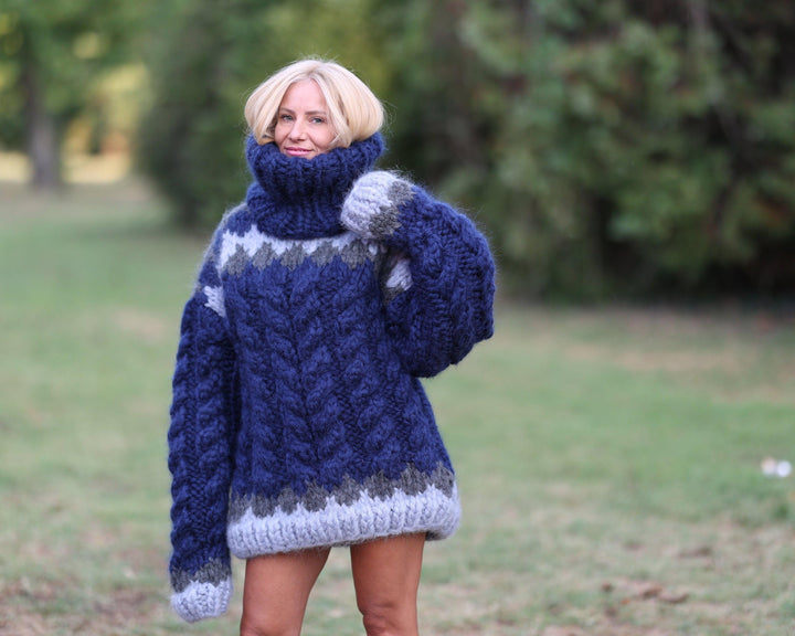 Hand-Knitted Icelandic Mohair Sweater – 4 kg 15-Strand Chunky Nordic Long Turtleneck Jumper T1462