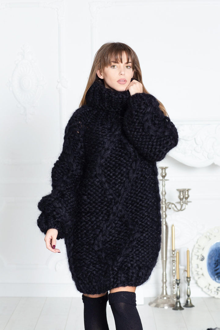 12-Strand Black Mohair Sweater – Hand-Knitted Oversized Cream Turtleneck Pullover T589