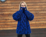Pull en mohair mélangé bleu 8 fils – Pull oversize moelleux tricoté à la main avec torsades T951