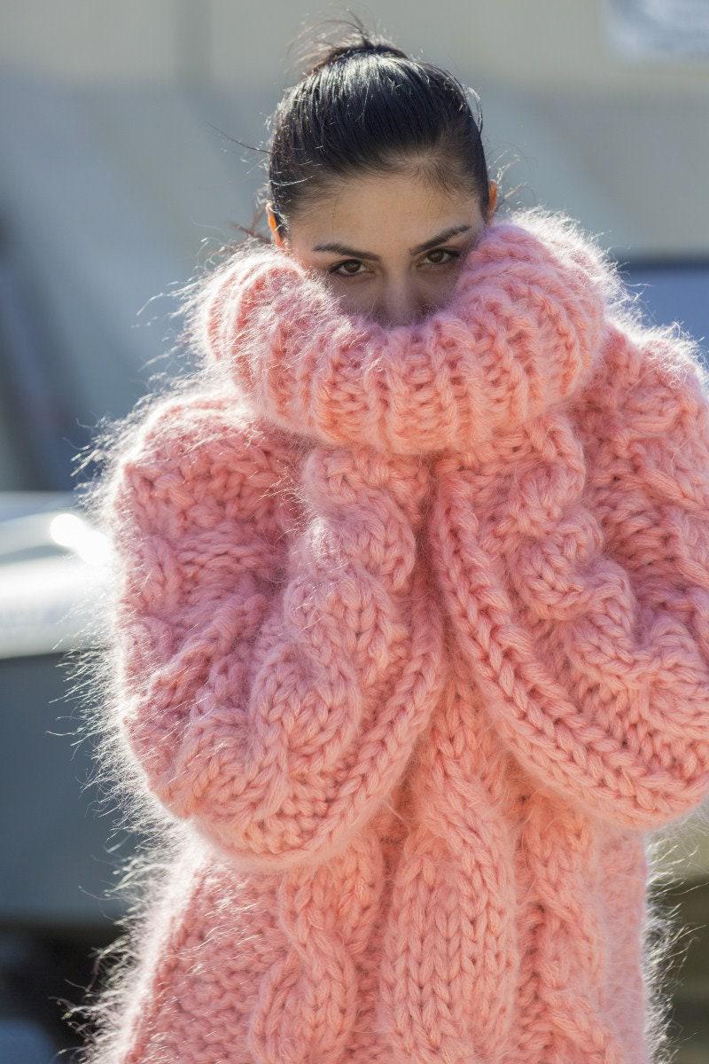 10-Strand Chunky Cable Knit Mohair Sweater – Hand-Knitted Pink Pullover T569