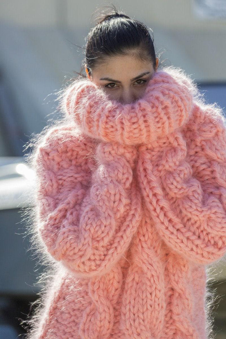 10-Strand Chunky Cable Knit Mohair Sweater – Hand-Knitted Pink Pullover T569